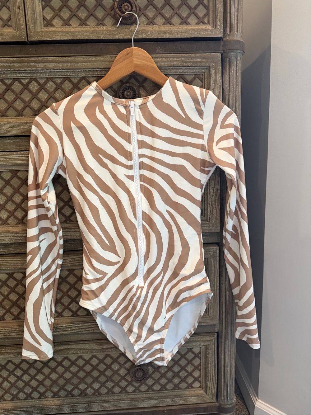 Michael Kors Womens Long Sleeve Zebra Print One-Piece Swimsuit in White and Tan